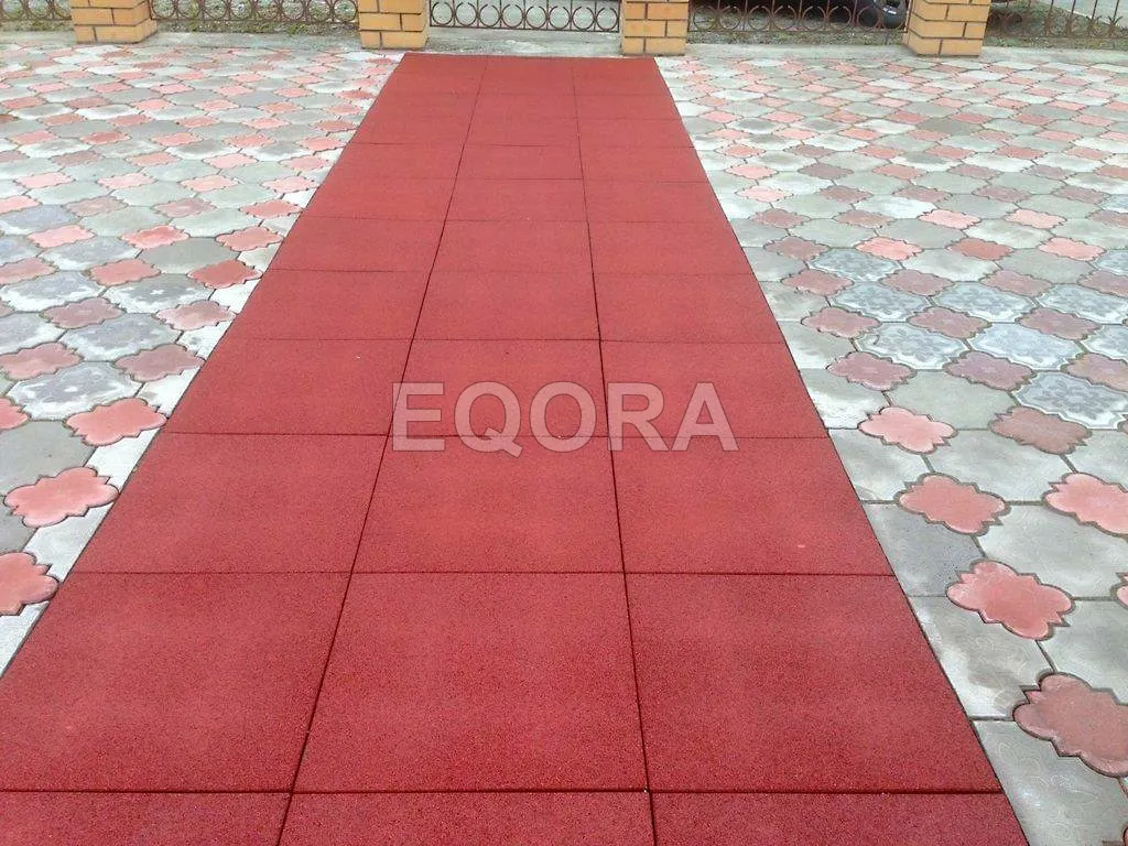 Резиновое покрытие для двора частного дома из резиновой крошки в Купино